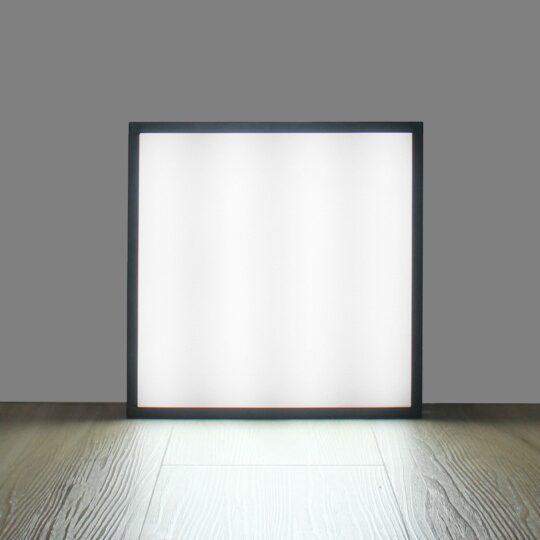 Huren: Lichtbak 30x30 cm met eigen ontwerp