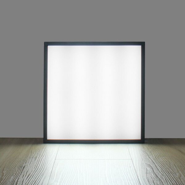 Huren: Lichtbak 30x30 cm met eigen ontwerp